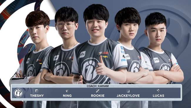 中心体育场 中心体育场