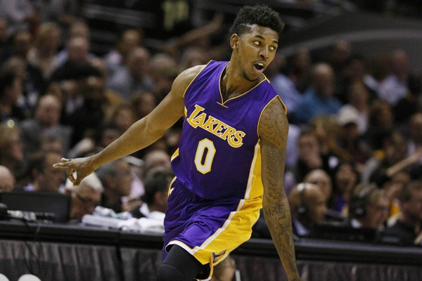 巴黎把他设 巴黎把他设